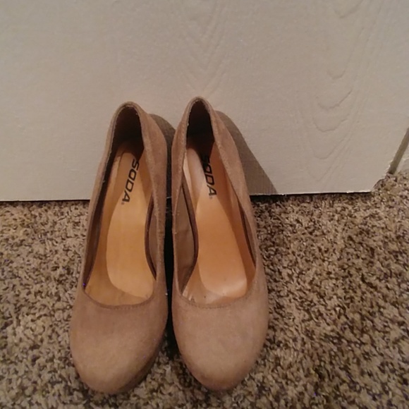 Shoes - Picture 1 of 3